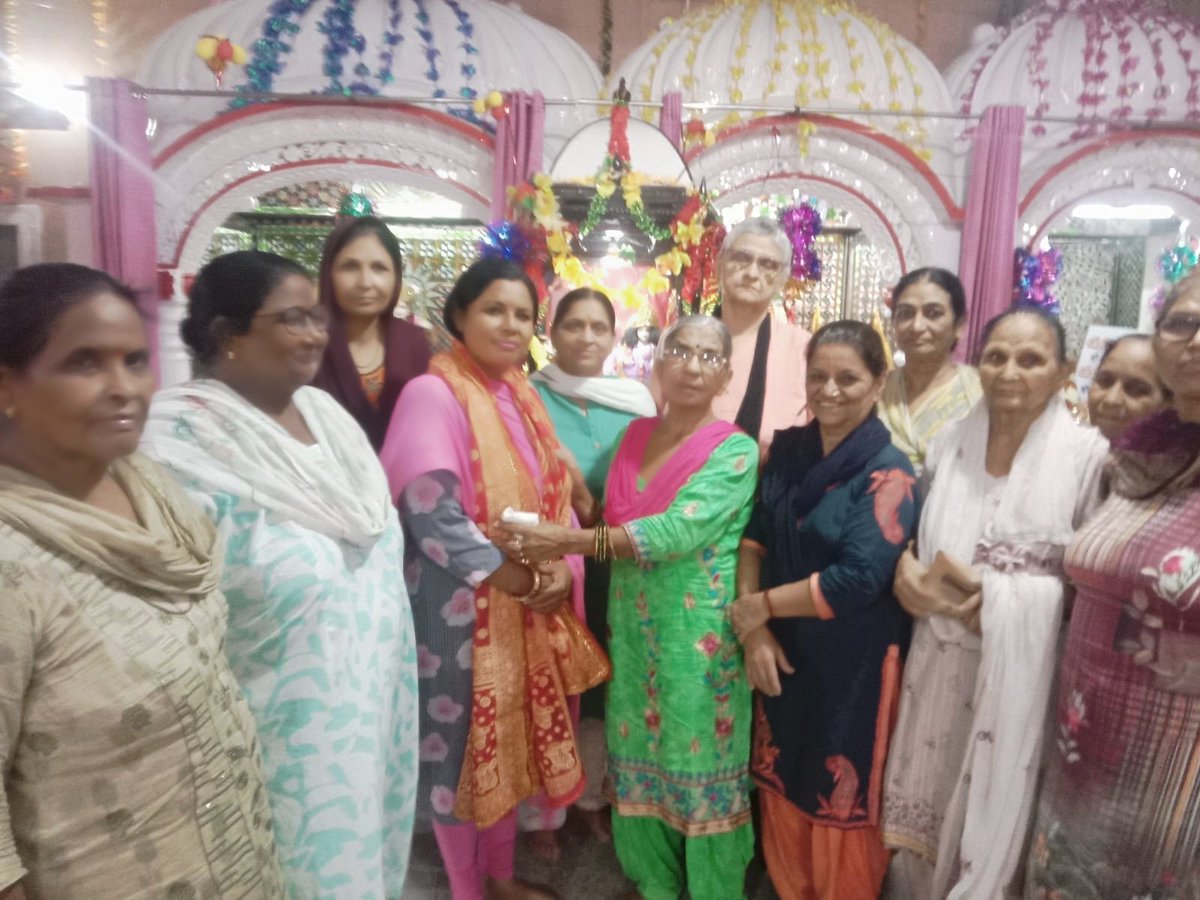 NarinderKaurAd1's tweet photo. Today Mehla morcha Sangrur 1 celebrated birthday of Hon'ble  Prime Minister Shri Narendra Modi ji in Dadri wala Mandir Sangrur
@narendramodi @AmitShah @BJPMM_PUNJAB @MeenuSe31623506 @arvindkhannaoff https://t.co/znpp4EVpcc