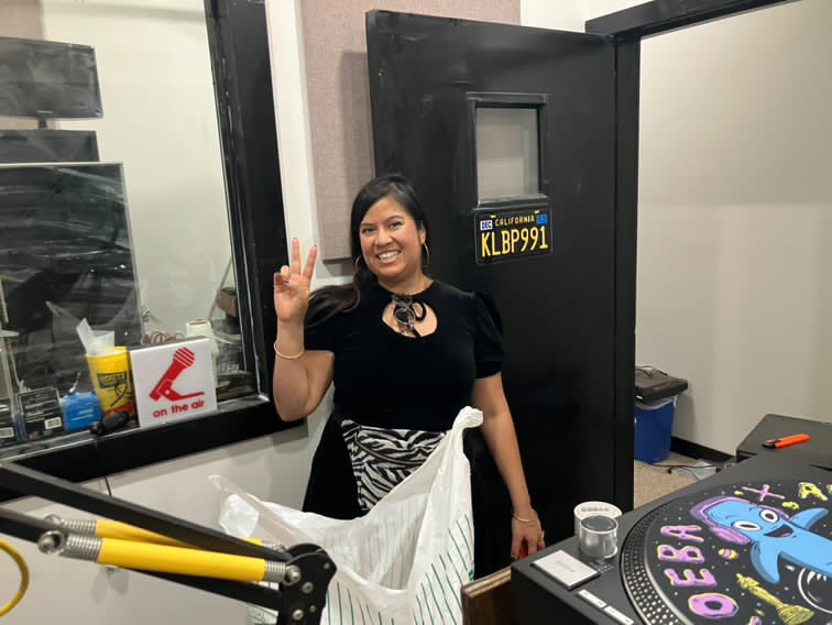 KLBPFM's tweet photo. 🎤 🎵 💿 Our producers met up at the station today for some #StudioTraining! KLBP is going live on 99.1FM in Long Beach in the coming weeks so @Tunein!! 🎶 📻 🎞️ https://t.co/Jt6Byqw76s