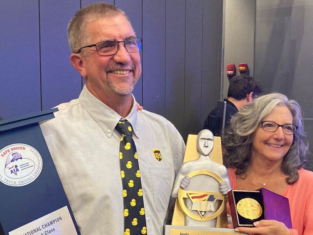 UPS Driver Gragg Wilson was named the 2023 National Truck Driving Championships' Grand Champion. Gragg also placed first in the tanker class before coming in first in the overall competition.
bit.ly/3QX0bgu