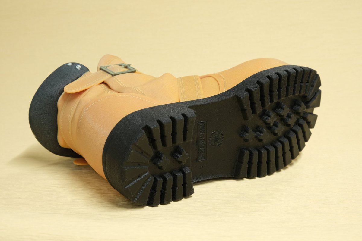 3df_info's tweet photo. \ 必見 /
フルカラー3Dプリンターを使用して、ゴムライク樹脂（黒）の実力を検証！？

クリエイターのそだつはちみつ 様(@sodatsu83)にご協力いただきました。

#J55Prime で裏地の布・模様、ステッチ、ゴムライク樹脂で作られたリアルな質感のソールまで再現できます！！ https://t.co/92vn3ne1J3