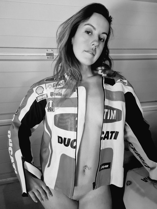 Do I get your motor running?...rev your heart? Make you feel the need for speed?🏍🏍🏍 https://t.co/Zzb<a href="/tag/friendzonefriday"class="tags"><span>#friendzonefriday</span></a>