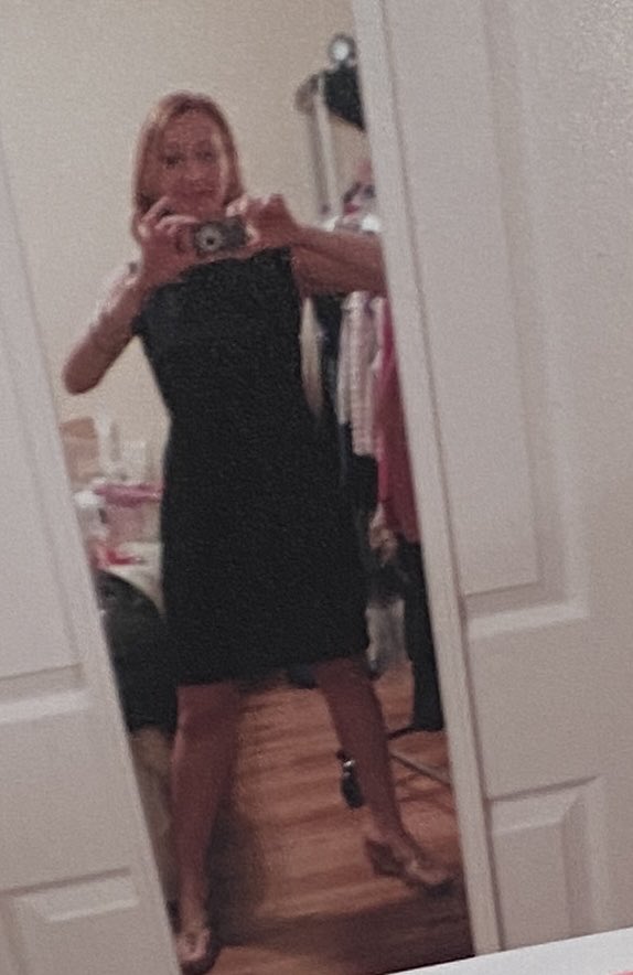 lizabeckerman's tweet image. #backgroundactor #photographer #AnnTaylor #LittleBlackDress (LBD) ⁦@AnnTaylor⁩ the good old days of dress up 👗💃
