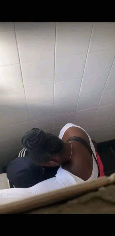 mangalisomndze2's tweet photo. South Africa never disappoints another tloftlof video at Free State college private rooms. https://t.co/FODat0s5ZR