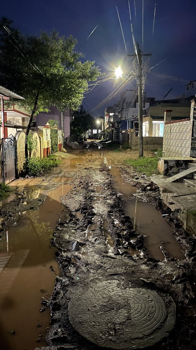 Arjunjourn's tweet photo. @mduroads @city_madurai @city_madurai Kindly help! This is from Booman nagar , Santhi Nagar in Koodal nagar, Madurai. More than 100houses were there! For emergency even ambulance or four wheeler can’t come inside! #Madurai @mkstalin @Udhaystalin @ptrmadurai @UpdatesMadurai @mduroads https://t.co/V9AKypzph9