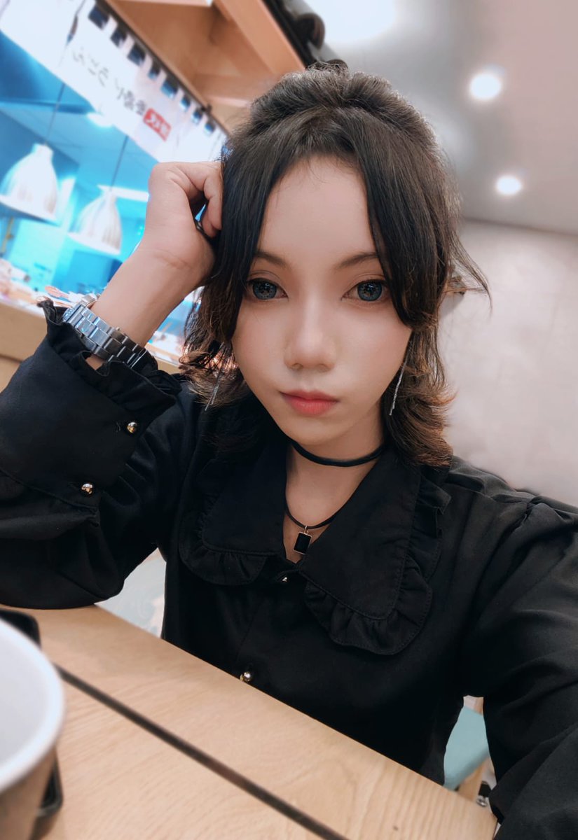 Xiaoyue_cos's tweet photo. Weekend Daily looks ✨
Softlens ku hampir gak nampak 👀
#daily #MakeUpDay #fypシ #dailylooks #makeuplooks https://t.co/UAWCPb8Cbn