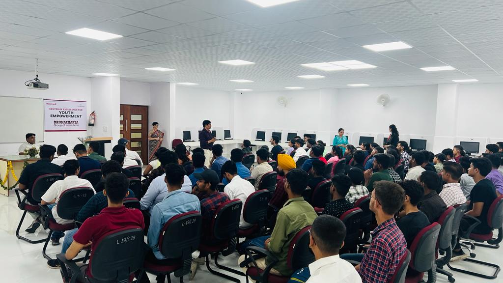 DronacharyaDgi's tweet photo. A Heartfelt thanks to Dr. Nahar Singh for the Inspiring Orientation Day Motivational Session. Your powerful session and your thoughts will surely encourage our budding technocrats in future.
#orientationprogramme
#orientationprogram2023
#talksession
#mentor
#motivation https://t.co/lRAd4CBLFo