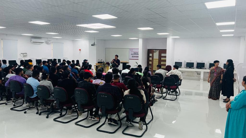 DronacharyaDgi's tweet photo. A Heartfelt thanks to Dr. Nahar Singh for the Inspiring Orientation Day Motivational Session. Your powerful session and your thoughts will surely encourage our budding technocrats in future.
#orientationprogramme
#orientationprogram2023
#talksession
#mentor
#motivation https://t.co/lRAd4CBLFo