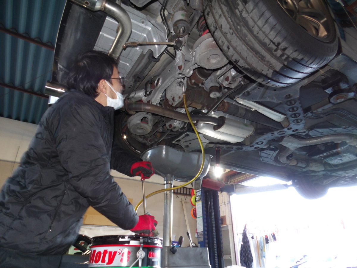 MANABOON_SNS's tweet photo. デフオイル・エンジンオイル・ブレーキフルードの交換です🛠
#manaboon #fairladyz #z33 #z33nation #z33life #nismo #zociety #z33society #titanium #recaro #motys #tein #daytona https://t.co/rasmooKkIS