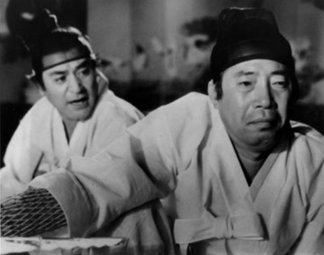 film_archive's tweet image. 변희봉 배우님이 별세하셨습니다. 

고인은 1965년 MBC 성우로 데뷔했고 1980년 &amp;lt;팔불출&amp;gt;로 영화를 시작합니다. &amp;lt;플란다스의 개&amp;gt;(2000) 이후 많은 작품에서 다양한 얼굴을 연기했지요. &amp;lt;괴물&amp;gt;에서 죽음 직전의 얼굴이 문득 생각납니다. 고인의 명복을 빕니다.
1942-2023.

kmdb.or.kr/db/per/00007600