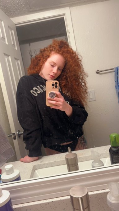 Be right back gotta bring my hair back to the 80s https://t.co/VZrCBfIbqd