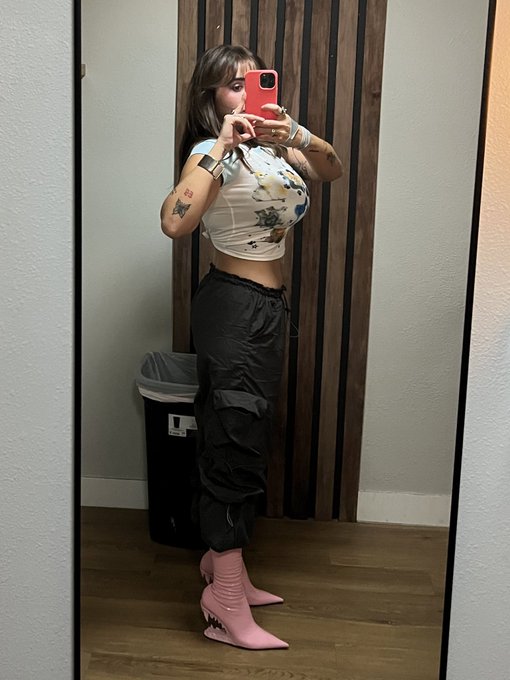 2 pic. 🎞️🎥 https://t.co/7CpLu9GrU9