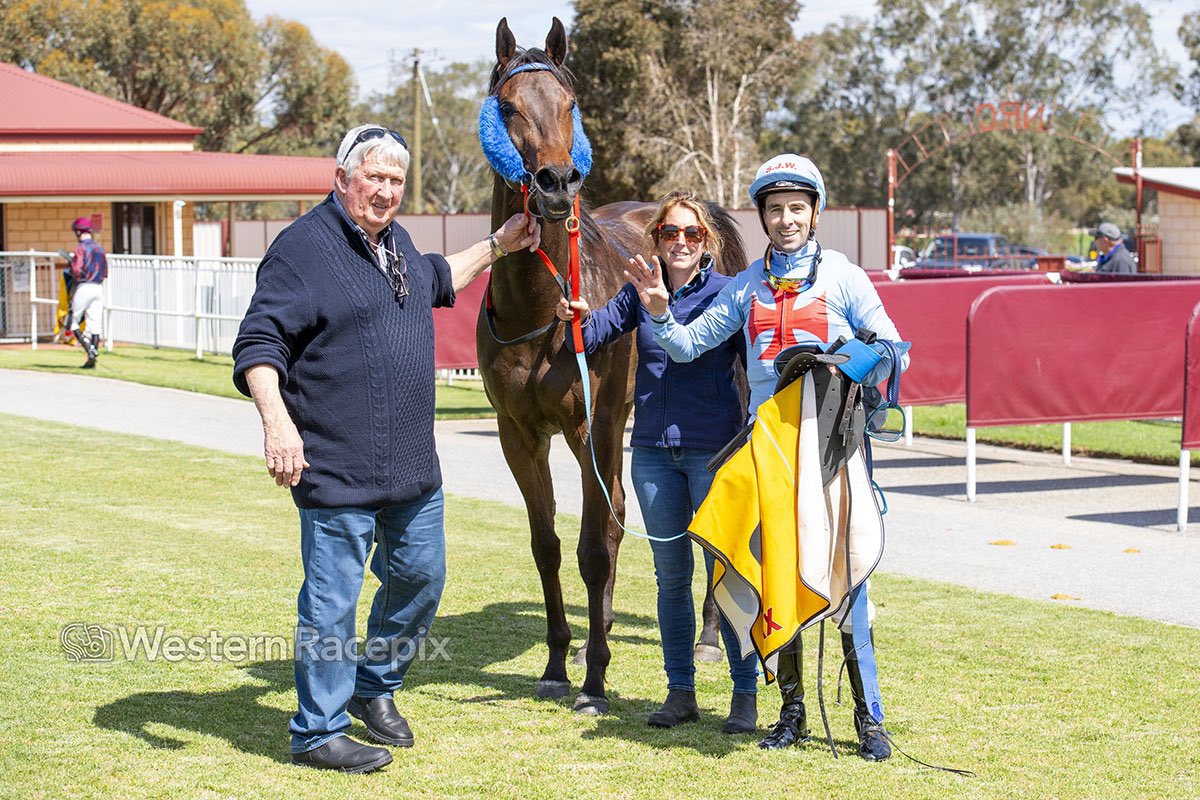 Western Racepix tweet media