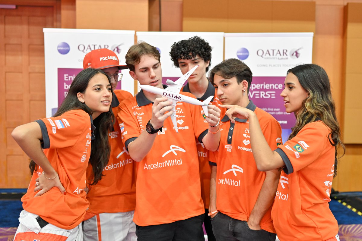 Qatar Airways tweet media