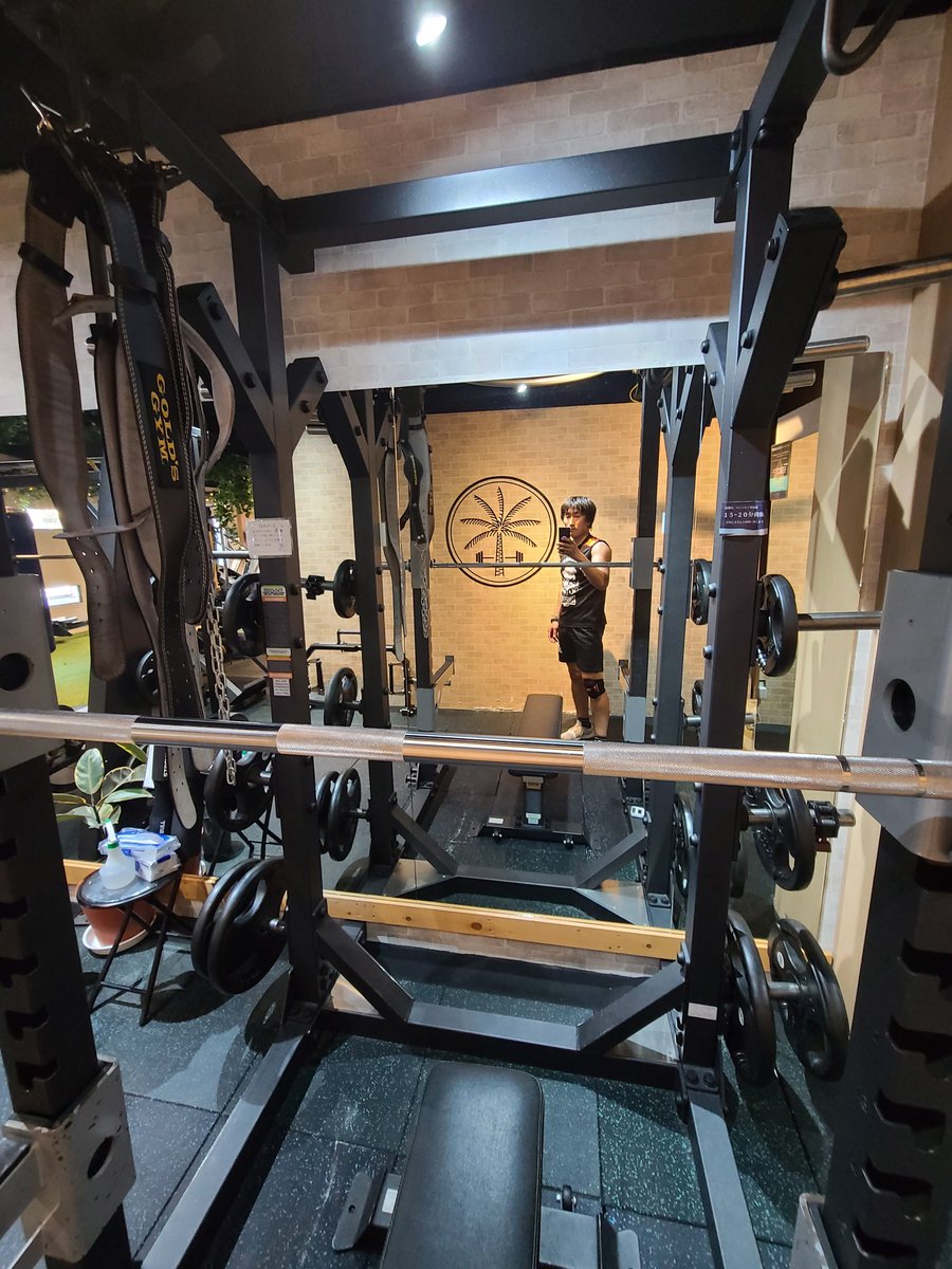 Ryoh85647337's tweet photo. いつか行こうと思っていた江ノ島のPARAFIT24に初めて行ってきました☺️きれいな設備、シャワールーム、そして〆の岩盤浴は至福の時間…体重2kg落ちました(驚)
#PARAFIT24
#KAIRI https://t.co/KzQZIjoerS