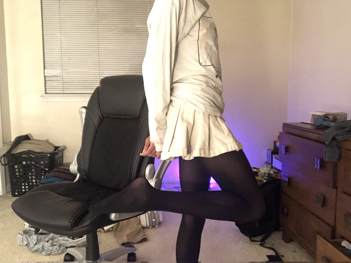 fl0pr_ttv's tweet photo. Manliest computer science major
#femboy #femboys #femboyuwu #meninskirts #compscimajor https://t.co/4SIrHK2hfe