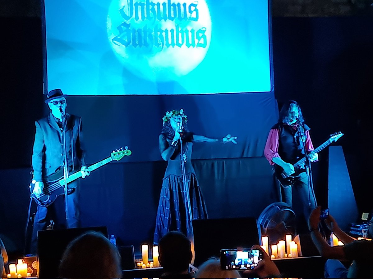 namaah's tweet photo. @DrJaninaRamirez @GlosHistFest Such a good evening. And a perfect venue. https://t.co/OqHYDwu5HR