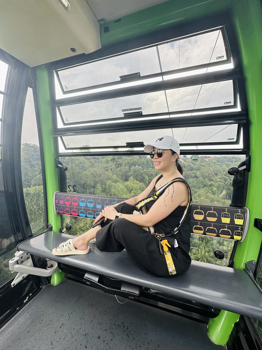 xbossbabe's tweet photo. A September to remember 🫧🩶🇸🇬 https://t.co/vH3VEYsRzw