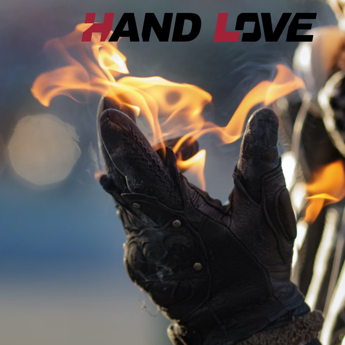 🔥 Rising Above the Flames in Style 🔥#safetygloves #safety #safetyfirst #reduce #reuse #renewable #designer #workgloves #anticut #antiimpact #supplier #industry #oem #handlove #FireResistant #Fireproof