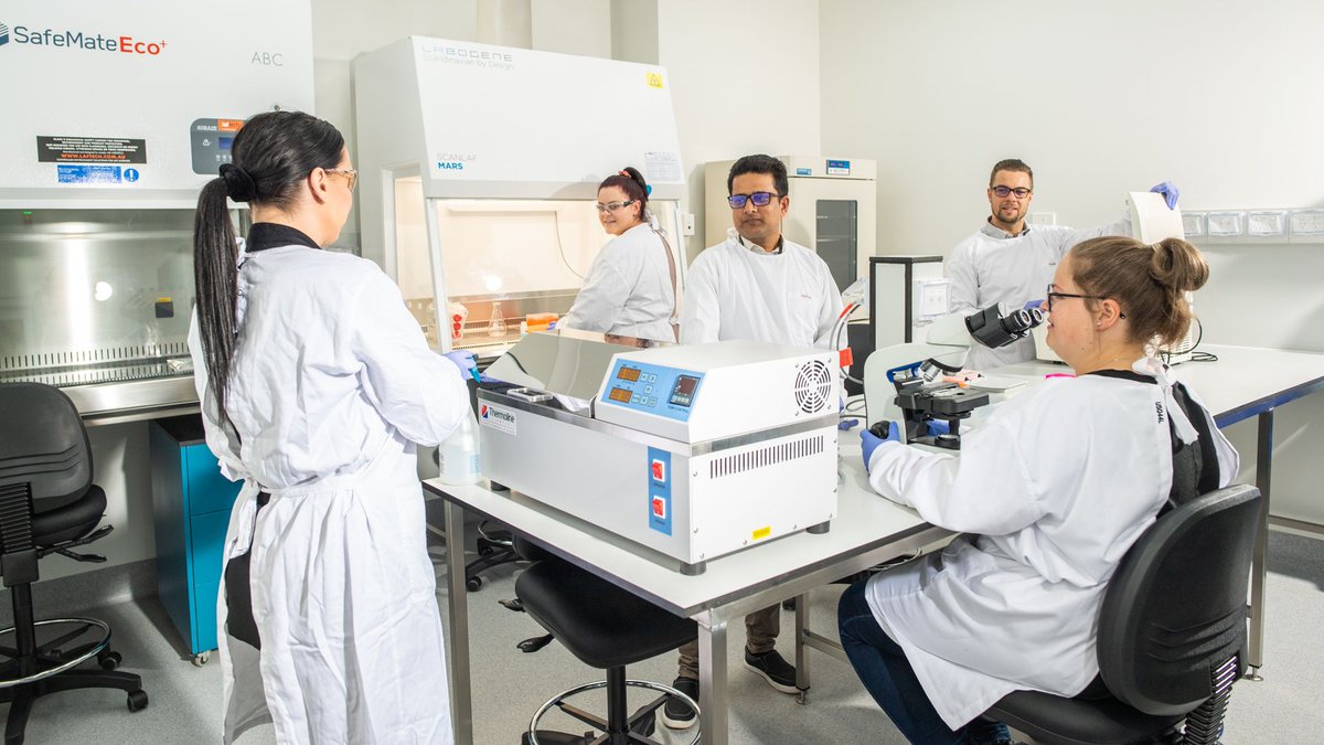 Fun fact... 💁 We're working alongside the health industry to develop and evaluate medical technologies to improve patient outcomes and reduce costs. All to support our biomedical science researchers! 💛 #SIMPLEHub l @QLDEducation