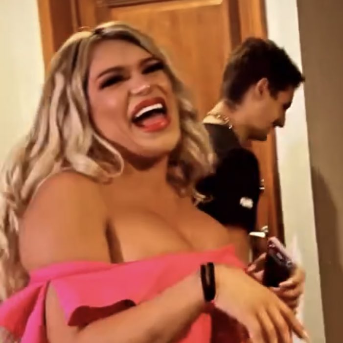 paofangirl's tweet photo. Luego de semanas de evento tras evento, me pone tan feliz ver tanto a Wendy como a Nicola sonriendo y riéndose así como en la casa. Extrañaba mucho esa complicidad y química que solo ellos logran tener.

#Wencola #NicolaPorcella #WendyGuevara 🐢🐢💕 https://t.co/1Cx9AThgtx