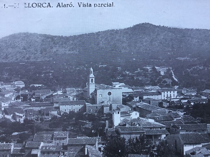 ‘Un poble en societat. Associacionisme popular i moviment obrer a Alaró (1849-1936)’, que edita l’Associació Cultural Al Rum amb el suport de l'<a href="/ajuntamentalaro/">Ajuntament Alaró</a> . 
Es presenta el divendres, 29 de setembre, a les 19,00 hores, al Casal de Son Tugores.