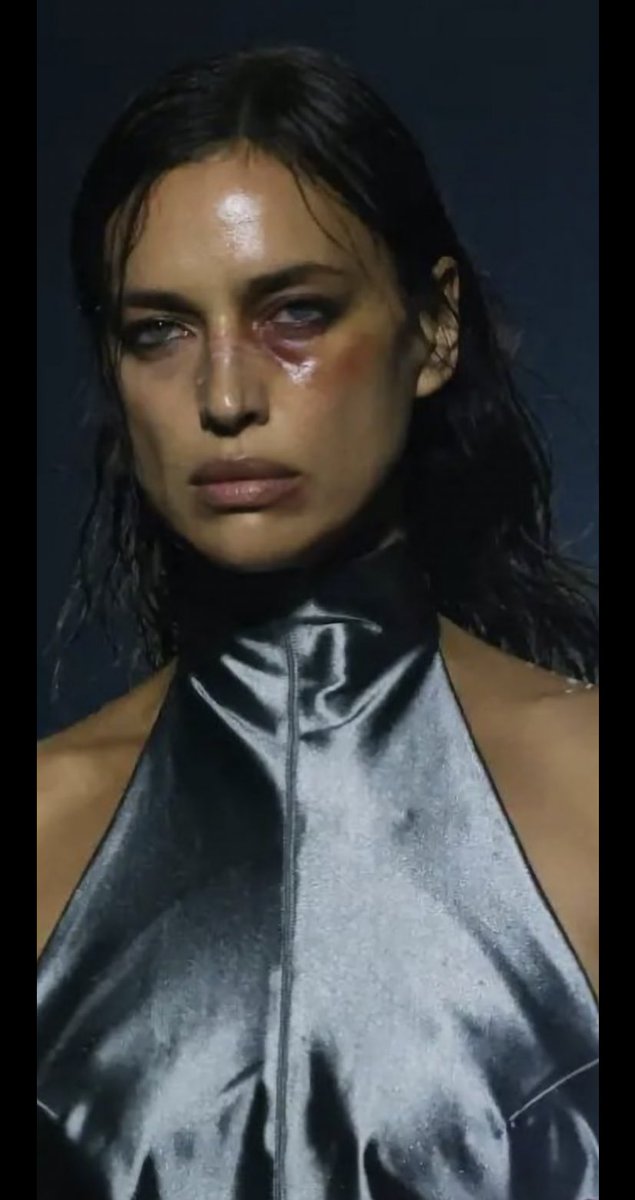 I’ve represented enough domestic abuse victims to know there’s nothing glamorous about a man punching a woman in the face. 
Painting a fake black eye on a model for #Londonfashionweek is likely to be triggering and traumatic for many victims.