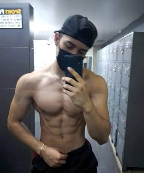 Adry698's tweet image. Rt si quieres ver más contenido de este chakalito de gym 
#mensfitness #gymboy