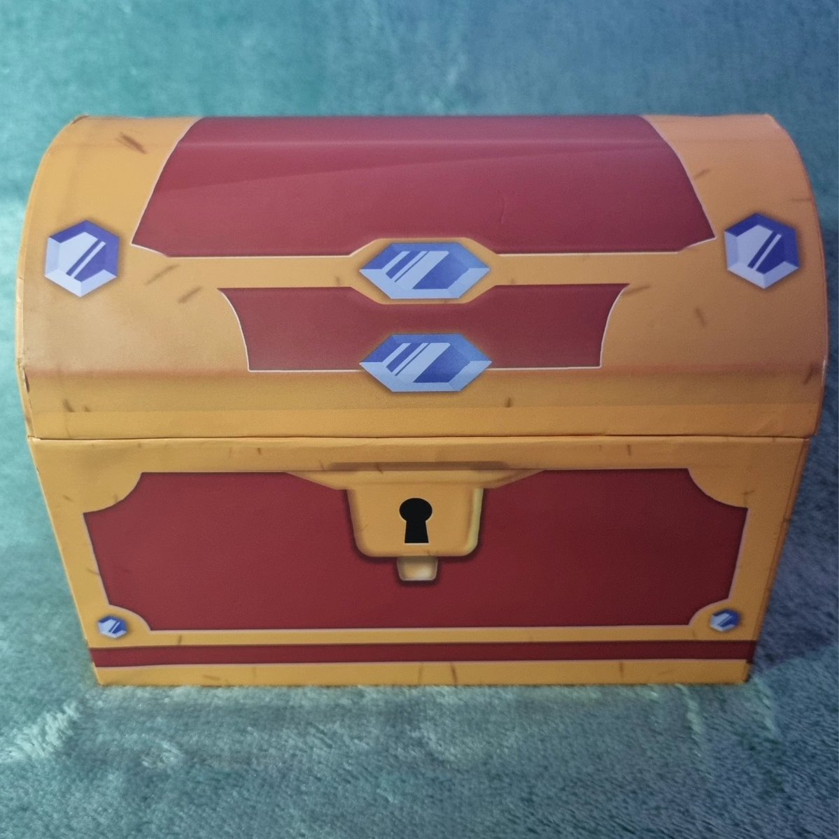 SpyroMuseum's tweet photo. Collection Exhibit #2

Various enamel pins of Spyro characters from across the trilogy can be found within this collectible chest.

Included as part of @numskulldesigns Spyro Collection to celebrate the release of the Reignited Trilogy

Rarity : 💎💎💎

Condition : ⭐⭐⭐ https://t.co/BCwqUz1PMy