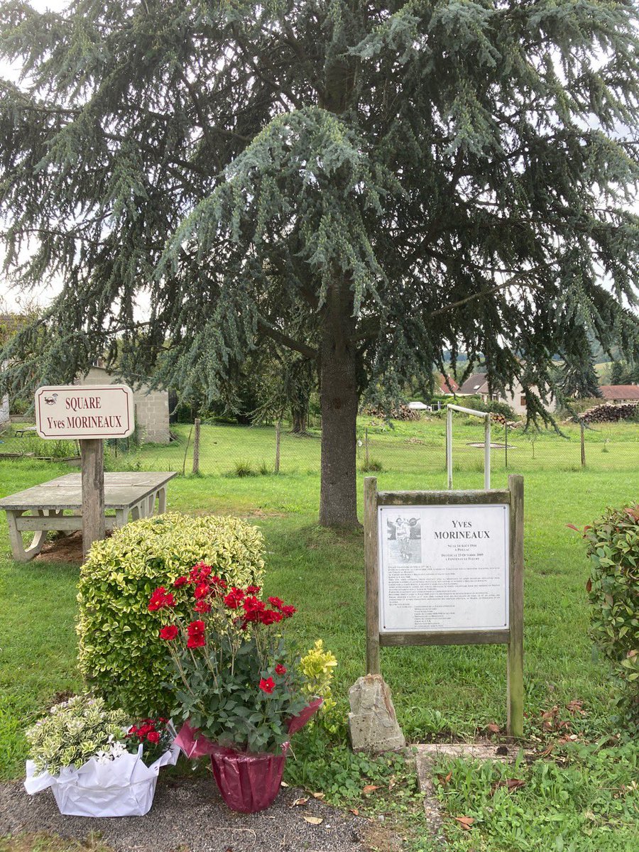 #amicale27BCA est allé comme chaque année, rendre hommage aux anciens des 27 et 67 BCA tombés dans les environs deu village de Braye-en-Laonnois situé sur le #chemindesdames
Dépose des bouquets sur les tombes à Soupir, dépôts de gerbes au monument du 27 et à la stèle Y. Morineaux