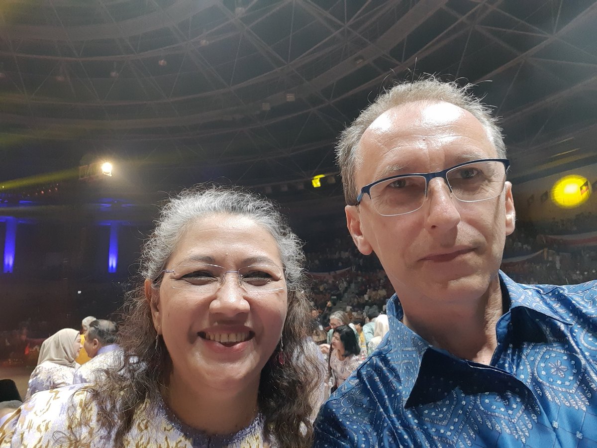PLinMalaysia (@plinkualalumpur) on Twitter photo ℹ️ | To add on, did you know that the late Lejla Chalecka’s daughter, YB Dato Hajjah Hanifah Hajar Taib @HanifahTaib, is now Malaysia’s Deputy Minister of Economy?
It’s no surprise that celebrating #MalaysiaDay 🇲🇾 in such company had to have an unmistakably Polish 🇵🇱 vibe to it! ℹ️ | To add on, did you know that the late Lejla Chalecka’s daughter, YB Dato Hajjah Hanifah Hajar Taib @HanifahTaib, is now Malaysia’s Deputy Minister of Economy?
It’s no surprise that celebrating #MalaysiaDay 🇲🇾 in such company had to have an unmistakably Polish 🇵🇱 vibe to it!