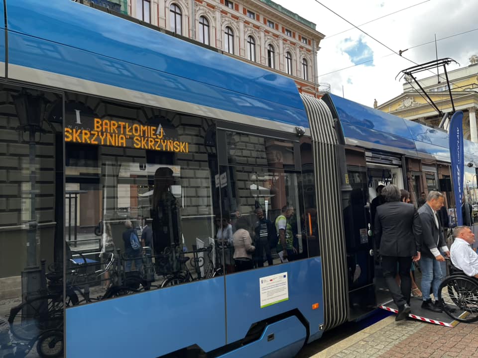 Po ulicach Wrocławia jeździ już tramwaj imienia Bartłomieja "Skrzyni" Skrzyńskiego!