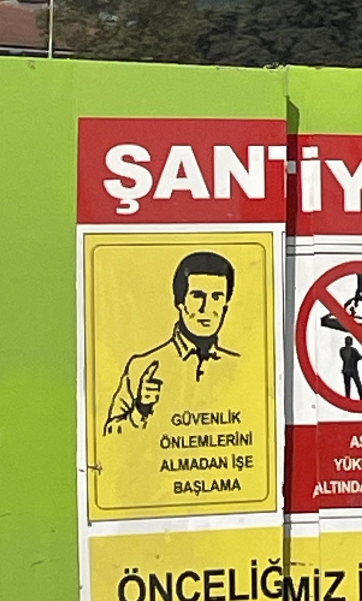 HalitGullu1's tweet photo. Kulislerden aldığım bilgiye göre Mustafa Sarıgül siyasete atılmadan önce modellik yapıyormuş ve bu her yerde gördüğümüz kişi aslında Mustafa Sarıgül’dür. Teşekkürler https://t.co/RxyESbl2sL