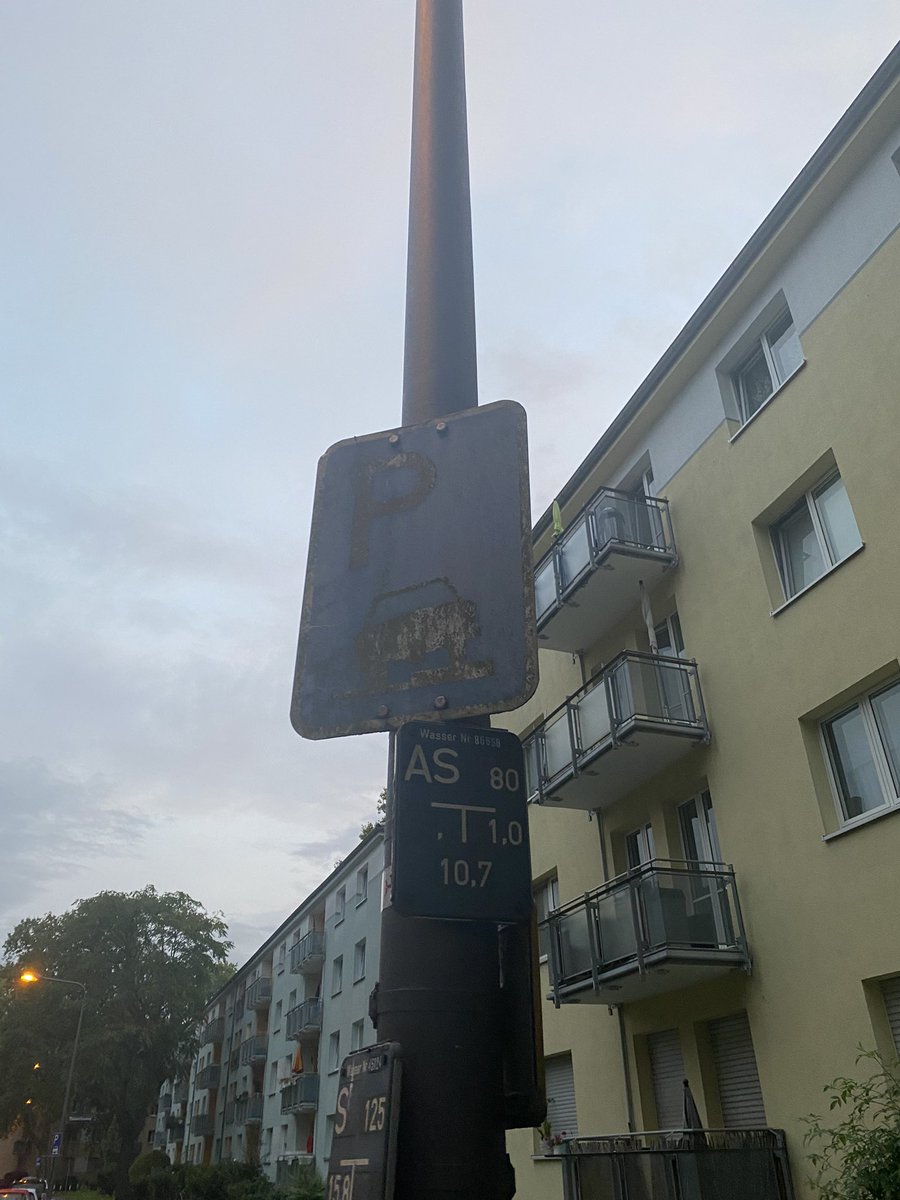 Ernsthaft <a href="/Stadt_FFM/">Frankfurt am Main</a>? Schilder entfernen, Anwohner*innen nicht darüber informieren und dann Knöllchen verteilen? Wie wäre es mit einem Brief gewesen? Zudem ist das Parken hier während der Dippemess schon mehr als eine Herausforderung!