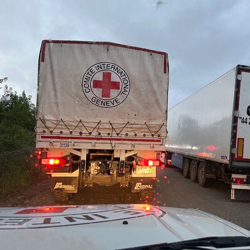 ICRC_am's tweet photo. As a result of persistent diplomatic efforts to find a humanitarian consensus between the decision-makers, today we are bringing shipments of wheat flour and essential medical items to people in need via the Lachin Corridor and the Aghdam road.

#ICRC #ԿԽՄԿ https://t.co/bjHB50DdIf