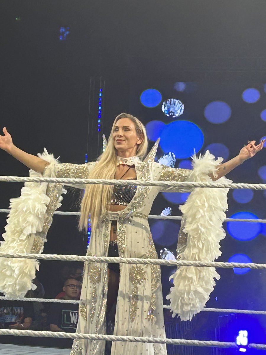 Kumarbhaiji's tweet photo. The Queen @MsCharlotteWWE #WWEBoise #WWE https://t.co/Zr6pYuf4cJ