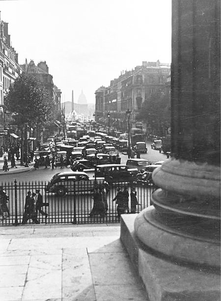 Dr Paul Wolff.
Rue Royale vue de la Madeleine 
1935. Paris