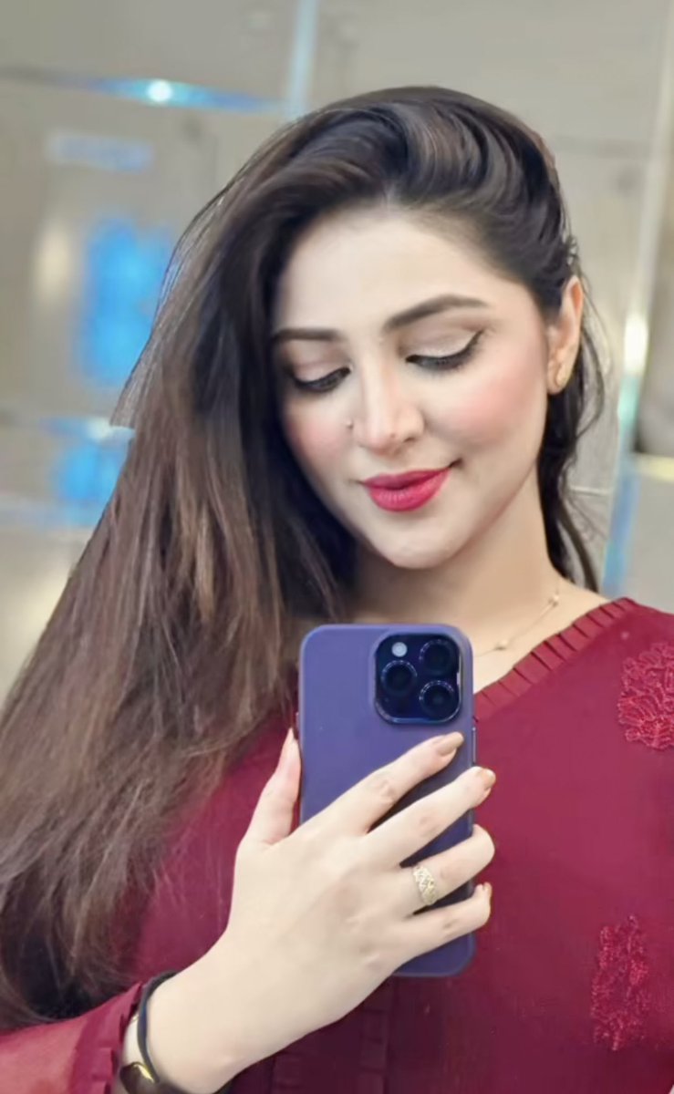 ShaharBanoAwan's tweet photo. خوبصورتی دیکھنے والے کی آنکھ میں ہوتی ہے میری جان❤️ https://t.co/AiuH3knkCm