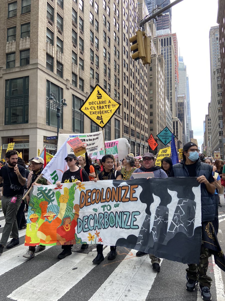 CSOPartnership_'s tweet photo. 📢 PHOTOS: WE JOINED THE #CLIMATEMARCH 2023 IN #NEWYORK TO DEMAND EFFECTIVE #CLIMATEFINANCE! Read our news release: https://t.co/pKRlnvcwsj
#ClimateJustice #CSOPartnership #CivilSociety #Development #DevCoop #CSOs #EnableCSOs #Agenda2030 #SDGs #SustainableDevelopment #SusDev https://t.co/LzvyGQZNMp
