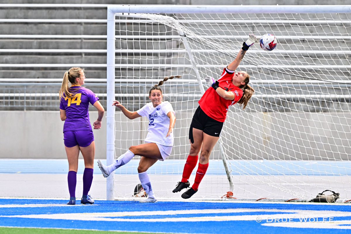 Drue Wolfe Photography (@druewolfephoto) on Twitter photo Here are 4 of my photos from the now famous <a href="/ZoeyMahoney1/">Zoey Mahoney</a> flip soccer throw in that scored a goal in the <a href="/DrakeWSoccer/">Drake Women's Soccer</a> vs. <a href="/UNI_Soccer/">UNI Soccer</a> game Sunday. <a href="/DUBulldogs/">Drake Athletics</a> <a href="/NikonUSA/">NikonUSA</a> #flipthrowin #Goal #GoalOfTheDay Here are 4 of my photos from the now famous <a href="/ZoeyMahoney1/">Zoey Mahoney</a> flip soccer throw in that scored a goal in the <a href="/DrakeWSoccer/">Drake Women's Soccer</a> vs. <a href="/UNI_Soccer/">UNI Soccer</a> game Sunday. <a href="/DUBulldogs/">Drake Athletics</a> <a href="/NikonUSA/">NikonUSA</a> #flipthrowin #Goal #GoalOfTheDay