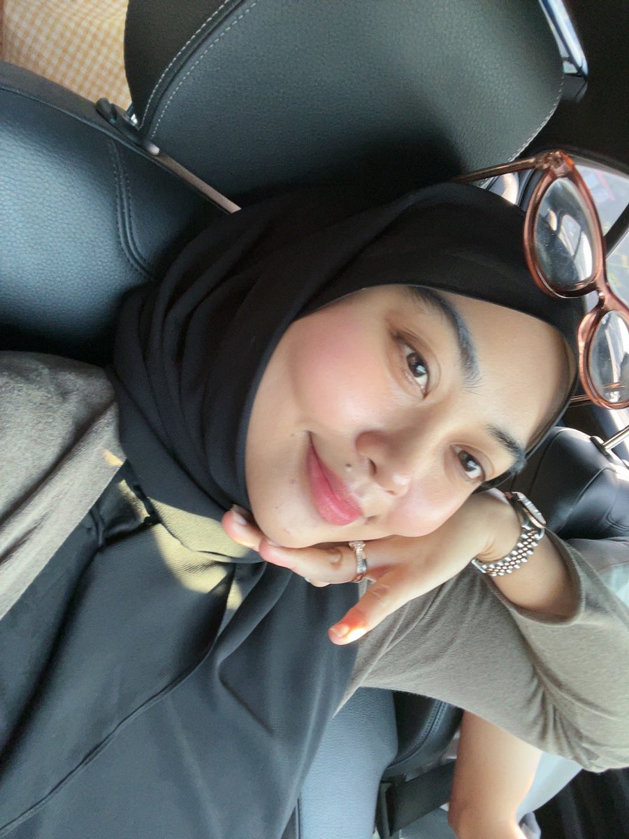 NabellaAnuar's tweet photo. Nak panggil Sunscreen Perempuan Cantik ke Sunscreen Malas sebab bila time malas tapi nak nampak cute cantik, mmg pakai sunscreen ni je 😛 https://t.co/1pE46hhM86