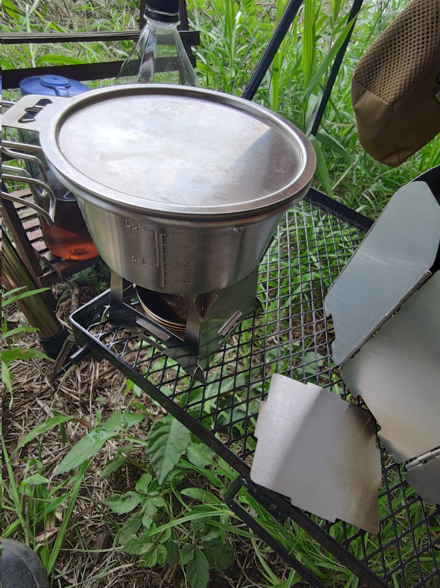 TO9rp's tweet photo. コンパクト水蒸気炊飯

深型シェラに100ccの水入れて、その上に0.5合の米と水入れた普通のシェラ重ねて蓋してアルストでほったらかし炊飯成功

#キャンツー　#キャンプ　#キャンプ好きと繋がりたい　#キャンプ好きな人と繋がりたい　#ソロキャン https://t.co/FG0kFfpf2G