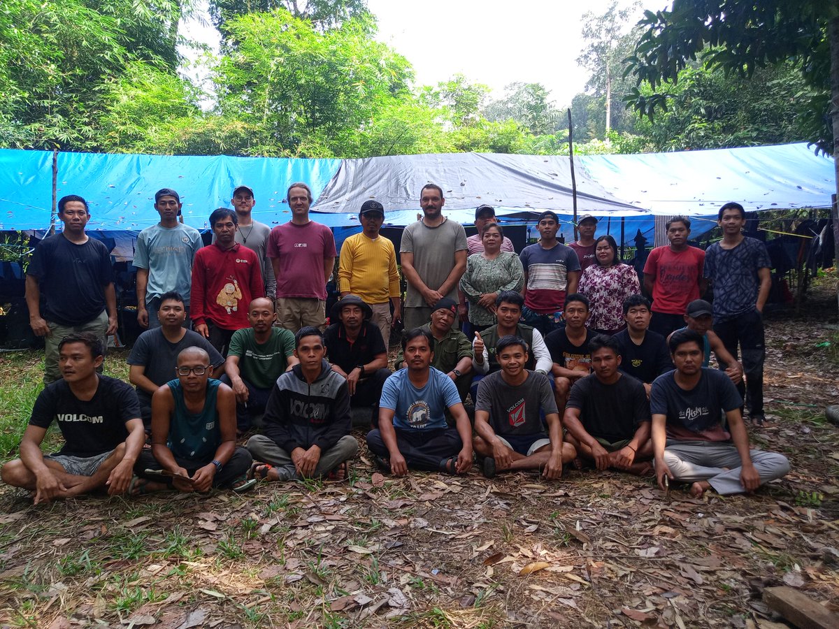 Giaco Sellan (@giacosellan) on Twitter photo A great botanical adventure 🚤 just finished in Barito Ulu, Kalimantan, Borneo. Brand new tree growth rates and updated species ID for three forest types. Thanks to <a href="/BNF_Intl/">Borneo Nature Foundation Intl</a> , <a href="/francisbrearley/">Francis Brearley</a>, <a href="/Cirad/">Cirad</a> 🌿 Kursani Sumantri and Riky. Took the occasion to get some durian too 🤤 A great botanical adventure 🚤 just finished in Barito Ulu, Kalimantan, Borneo. Brand new tree growth rates and updated species ID for three forest types. Thanks to <a href="/BNF_Intl/">Borneo Nature Foundation Intl</a> , <a href="/francisbrearley/">Francis Brearley</a>, <a href="/Cirad/">Cirad</a> 🌿 Kursani Sumantri and Riky. Took the occasion to get some durian too 🤤
