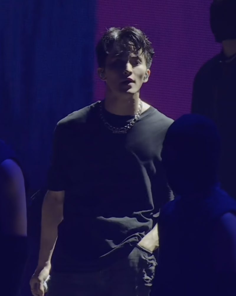 markmoIo's tweet image. he was so attractive for this