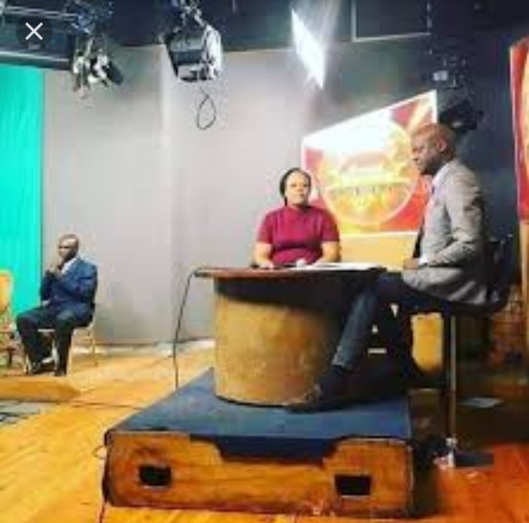 MPapandria's tweet photo. @nickmangwana @ZBCNewsonline Running profeshinali @drjaytee87 @edmnangagwa @DavidColtart @IanSmiththe3rd https://t.co/OI3nke5XxY