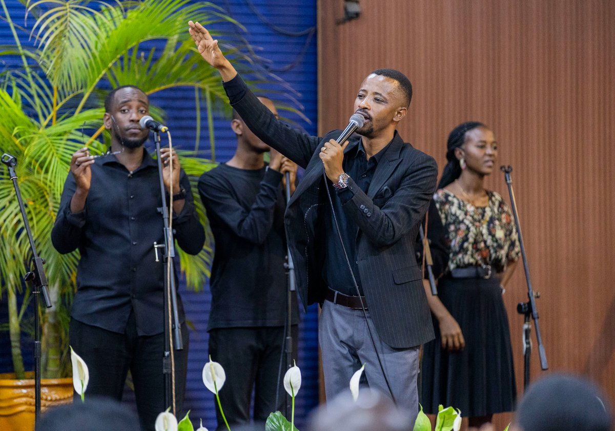 ZionTempleCC's tweet photo. "MERCY BROUGHT BEAUTY FOR ASHES" 2 Chronicles 3:1 KJV | Pastor Emmanuel Gberekpee 

"In the Bible, we see how God turns the ordinary into the extraordinary. He specializes in making greatness out of what seems useless." 

#BeautyForAshes #TransfigurationDay #AWM #ZTCC https://t.co/bKfxEIqZB1