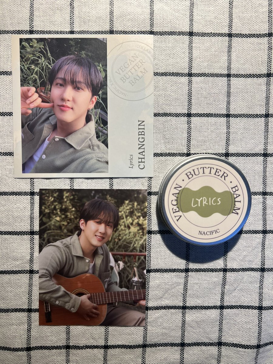 minilookodd's tweet photo. ❗️พร้อมส่ง❗️NACIFIC SKZ's Little Forest
Vegan Butter Balm 🍃 

📍ได้ของตามเมม: บาล์ม+การ์ด+ใบทดสอบน้ำหอม

✔️CB Changbin ชางบิน 🐷🐰- 340 รวมส่ง
การ์ดสวยมากกก กลิ่นบาล์มคือหอมทะลุกระปุกออกมากเลยค่ะ ดือต่อใจสุดๆ🥺

สนใจทักDMหรือเมนชั่นได้เลยนะคะ💕 #ตลาดนัดเด็กหลง #ตลาดนัดstraykids https://t.co/5GX8HhfQM3