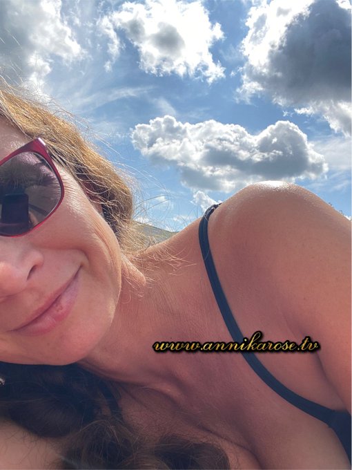 Mein Wochenende war sonnig. Es war sch&ouml;n beim #Drachenfest! #we https://t.co/5IB3F8fG6C<a href="/tag/we"class="tags"><span>#we</span></a><a href="/tag/drachenfest"class="tags"><span>#drachenfest</span></a>