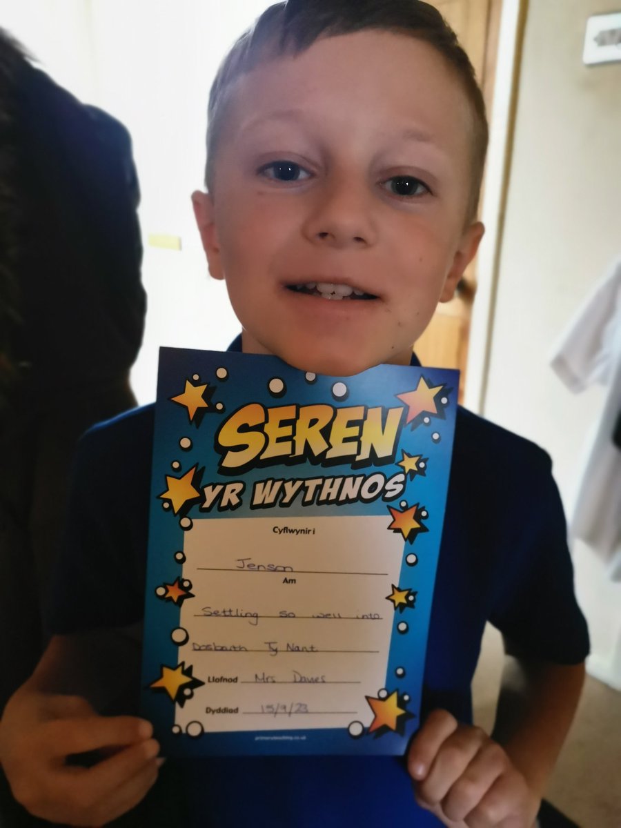doaksat's tweet photo. Had Seren yr Wythnos on Friday in his new school 😊😍🚸🏫 https://t.co/nDOBQhADY9