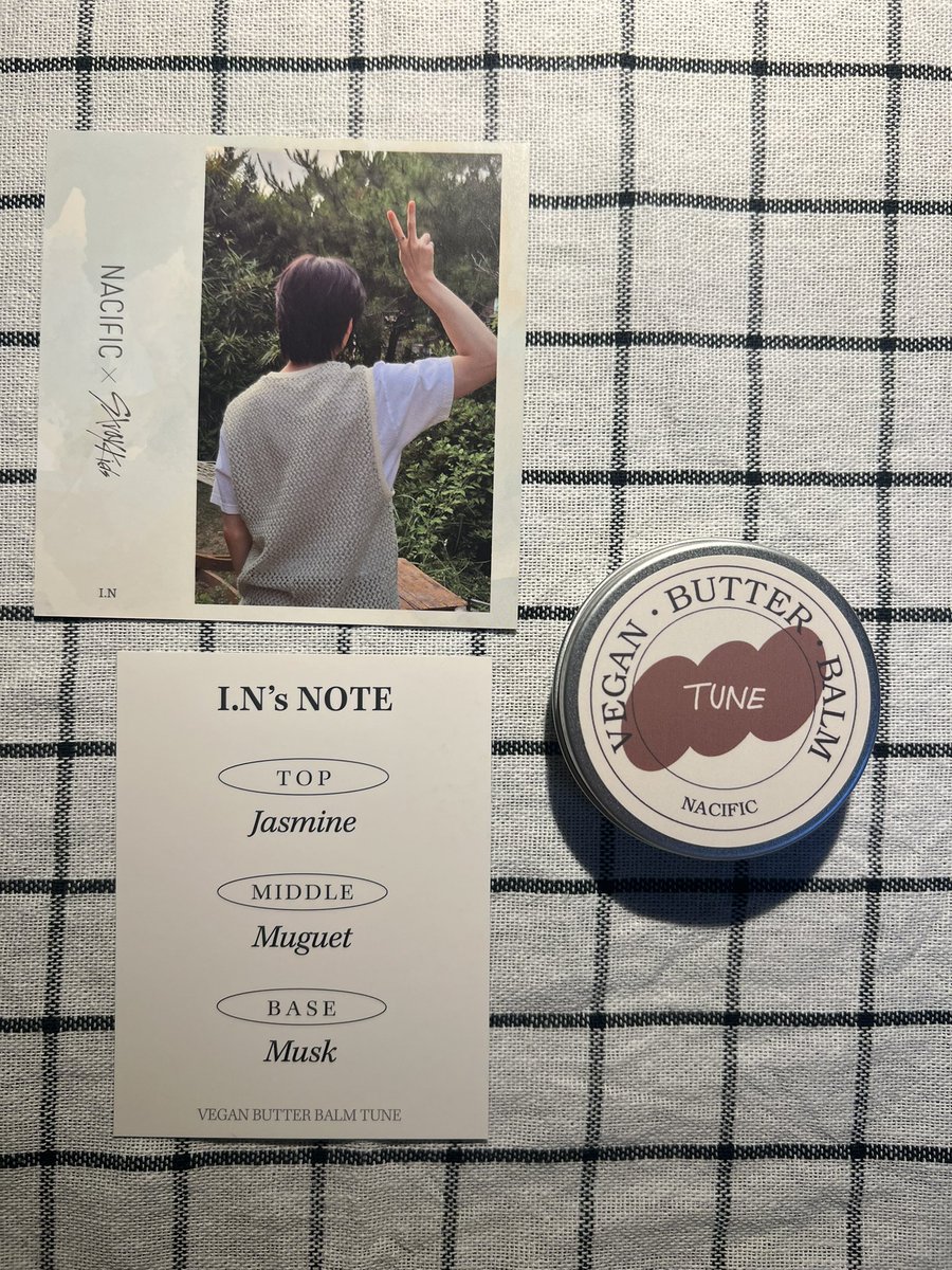 minilookodd's tweet photo. ❗️พร้อมส่ง❗️NACIFIC SKZ's Little Forest
Vegan Butter Balm 🍃 

📍ได้ของตามเมม: บาล์ม+การ์ด+ใบทดสอบน้ำหอม

✔️IN ไอเอ็น จองอิน 🦊 - 340 รวมส่ง
การ์ดสวยมากกก กลิ่นบาล์มคือหอมทะลุกระปุกออกมากเลยค่ะ ดือต่อใจสุดๆ🥺

สนใจทักDMหรือเมนชั่นได้เลยนะคะ💕 #ตลาดนัดเด็กหลง #ตลาดนัดstraykids https://t.co/IY1ZsUrVxS