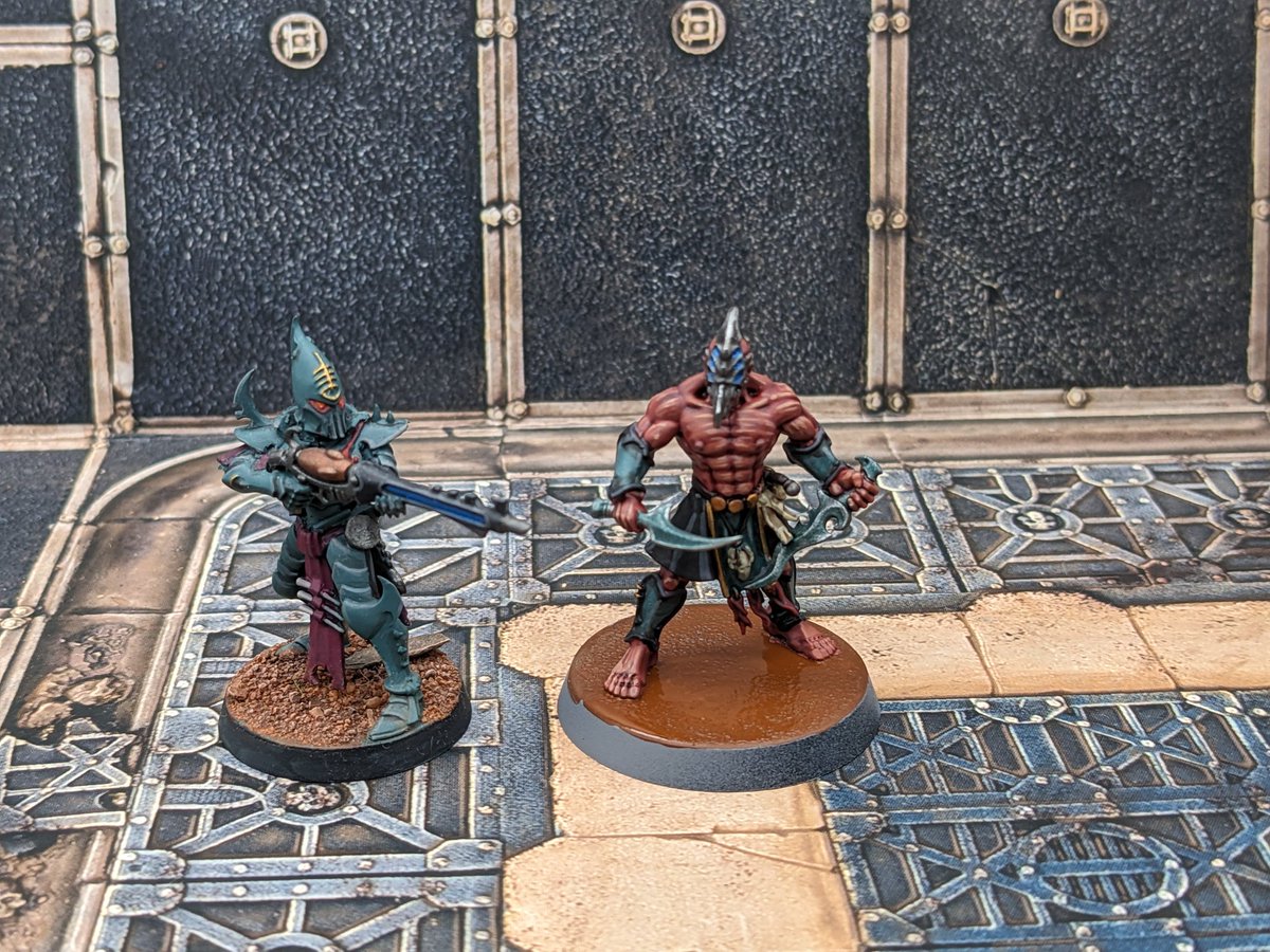 TrawlingC's tweet photo. @TheBrushSmith More Dark Eldar Wracks based on this scheme. Who needs skin anyways? 😁 https://t.co/5KqloaQW9X